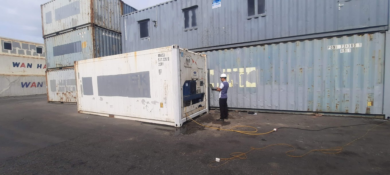 kiểm tra container trước khi bàn giao